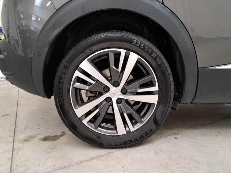 Peugeot 3008 130 EAT8 SeS ALLURE - foto 17