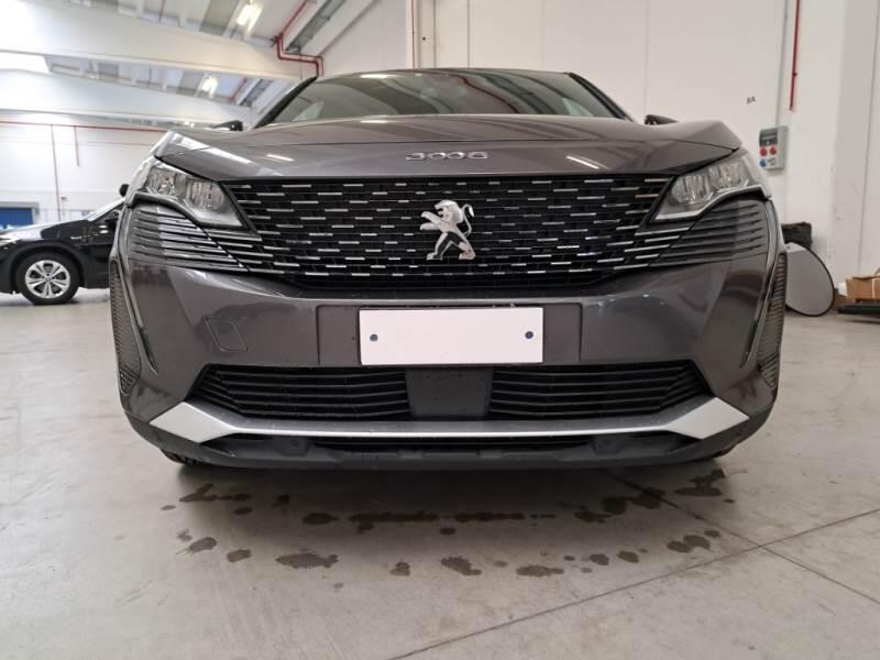 Peugeot 3008 130 EAT8 SeS ALLURE - foto 32