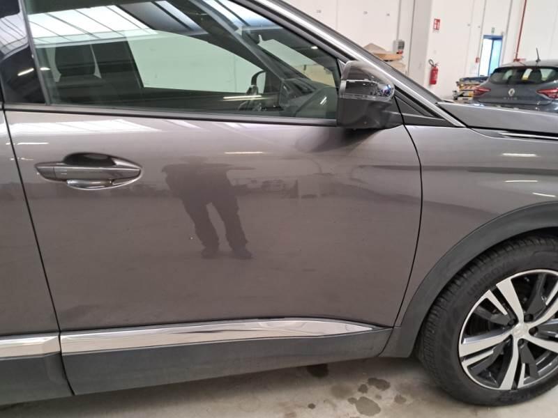 Peugeot 3008 130 EAT8 SeS ALLURE - foto 42