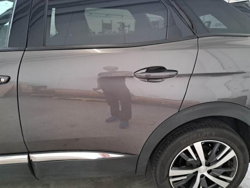 Peugeot 3008 130 EAT8 SeS ALLURE - foto 51