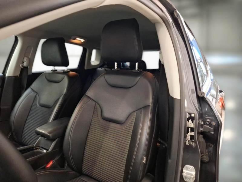 Jeep Compass 1.6 MJET II 96KW LIMITED - foto 11
