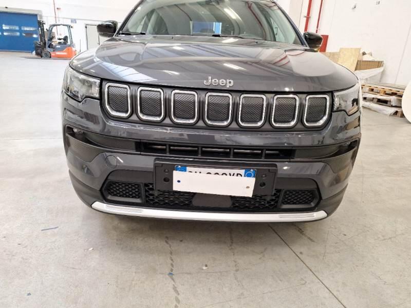 Jeep Compass 1.6 MJET II 96KW LIMITED - foto 29