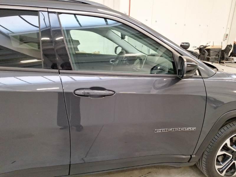 Jeep Compass 1.6 MJET II 96KW LIMITED - foto 35