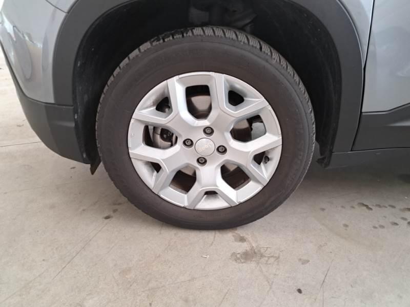 Jeep Avenger SUV 1.2 MHEV E-HYBRID TURBO ALTITUDE - foto 17