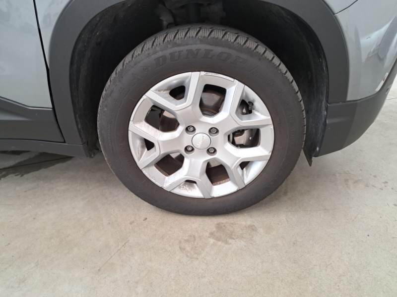 Jeep Avenger SUV 1.2 MHEV E-HYBRID TURBO ALTITUDE - foto 20