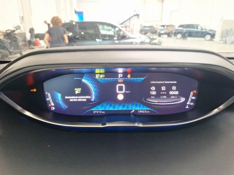 Peugeot 3008 BLUEHDI 130 EAT8 SeS ALLURE - foto 4