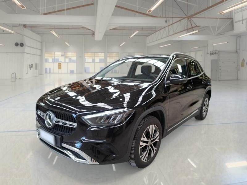 Mercedes GLA CROSSOVER 250 E PLUG-IN AUTO PROG ADVANCED