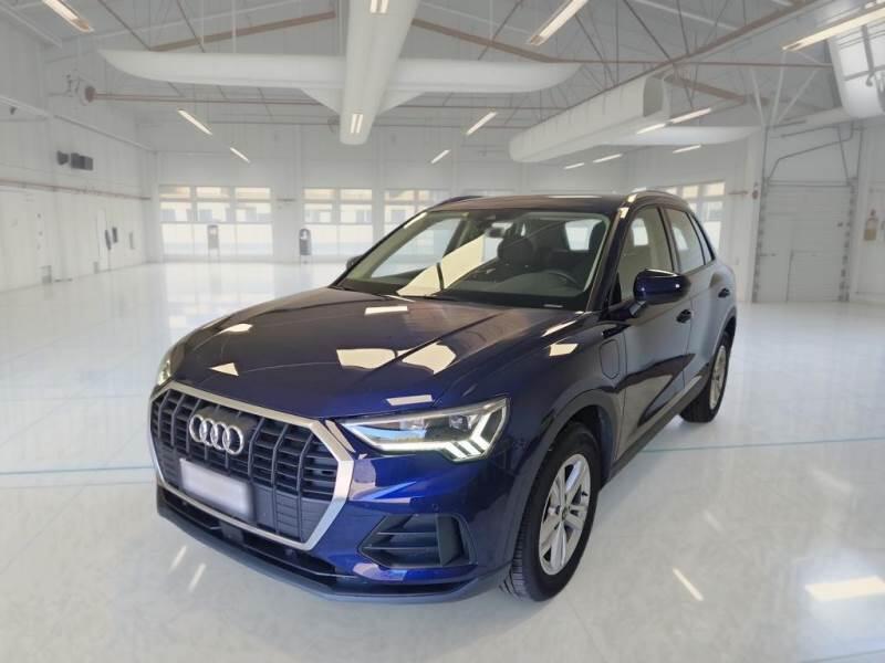 Audi Q3 45 TFSI E S TRONIC BUSINESS
